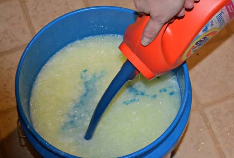 Mix Up Detergent And Water